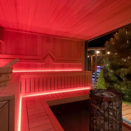 Comfortable Home, Sauna, Whirlpool